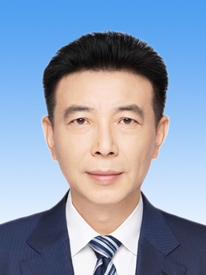 陳贄，男，漢族，1965年10月生，研究生學(xué)歷，中共黨員，現(xiàn)任人民日報社編委委員、海外版編輯部總編輯。